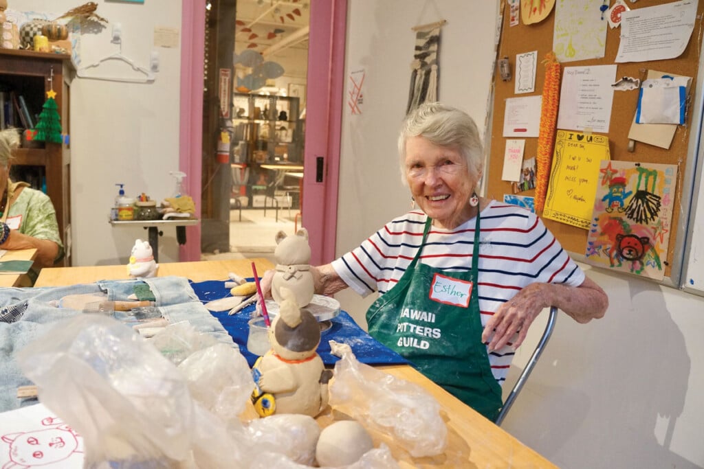104 Year Old Esther Nowell Teaching Lucky Cat Workshop Pc Andrea Lee