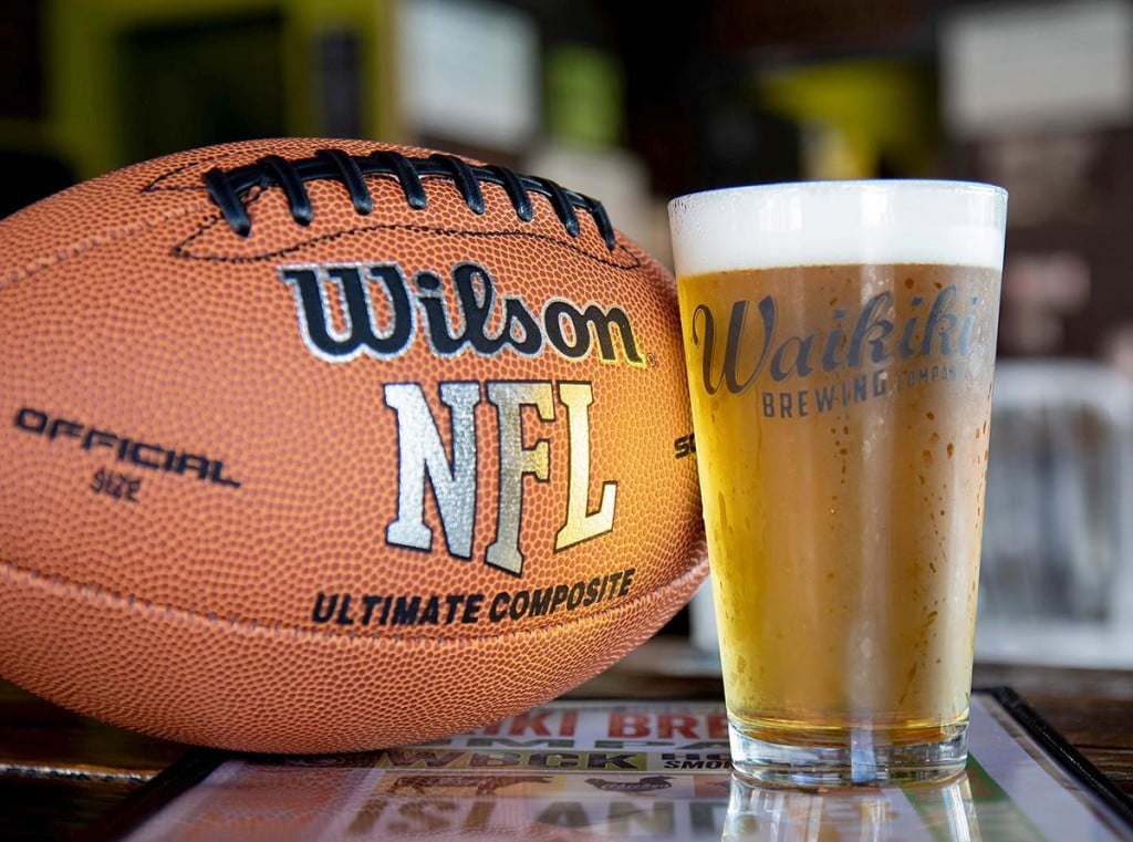 5 Restaurants Bars And Breweries For Football Sunday Brunch In Honolulu Waikiki Brewing Beer
