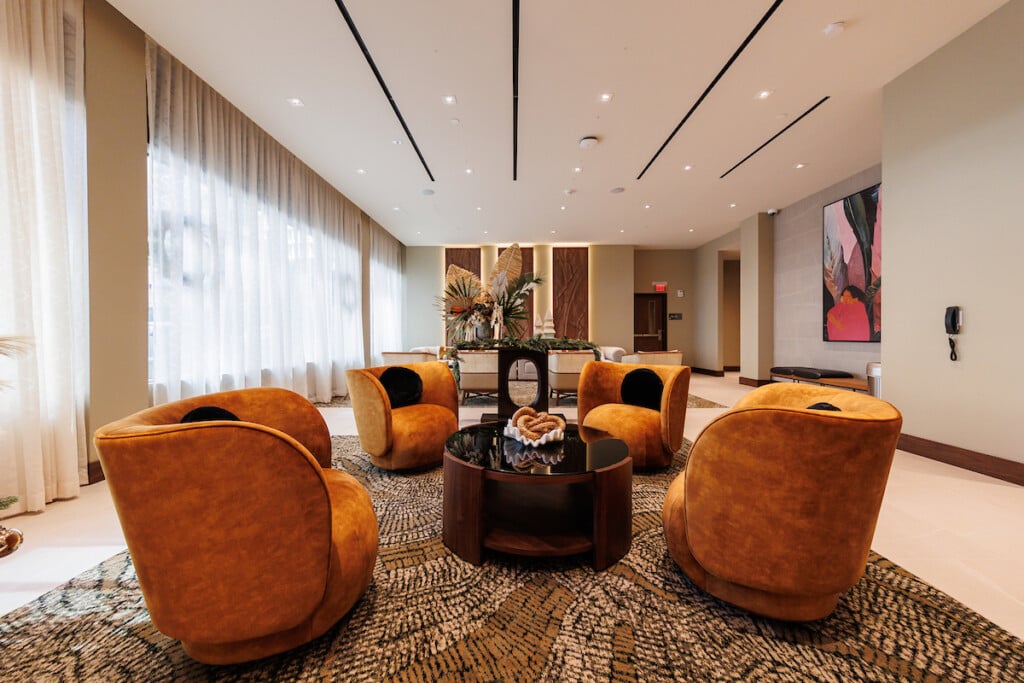Hn2402 Ay Ac Hotel Grand Opening 7011