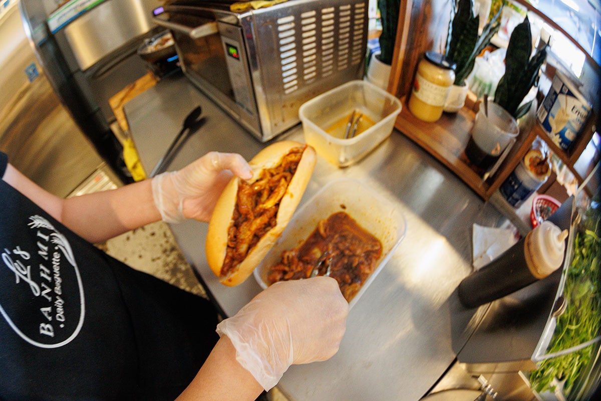 Hn2502 Ay Les Banh Mi 46