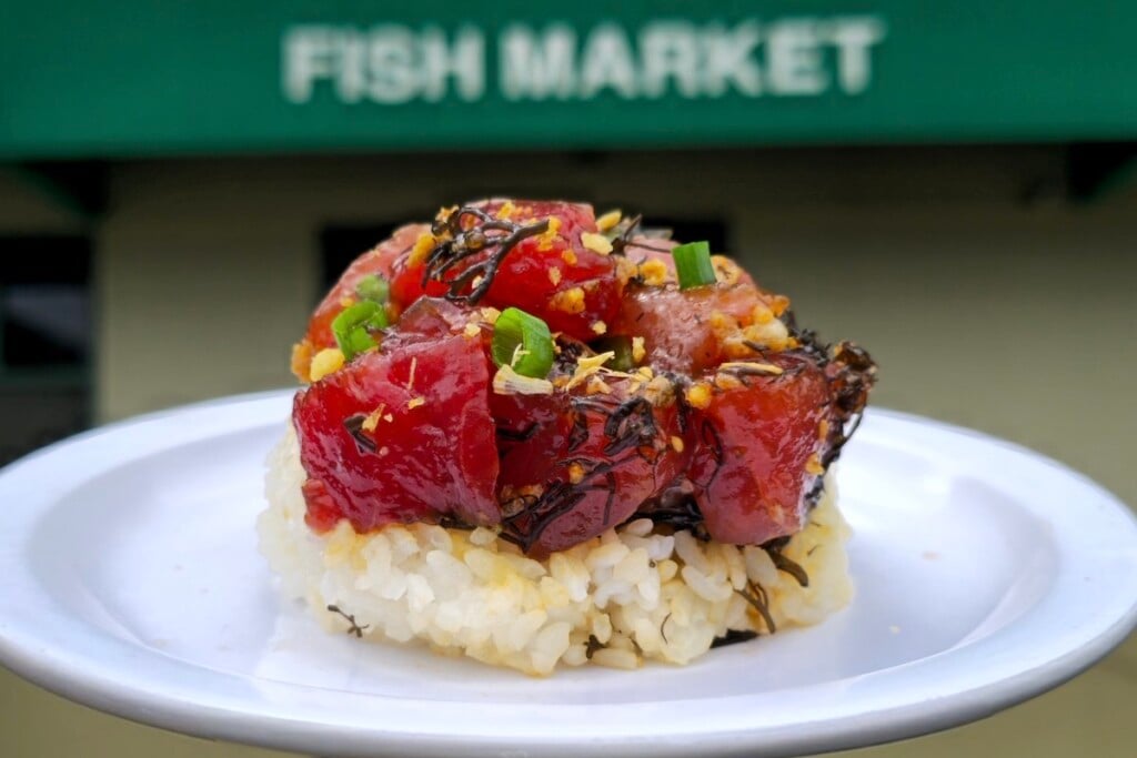 crunchy garlic ahi poke