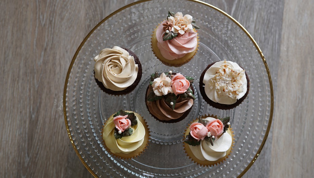 Puacakestudio Pua Cupcakes Tray Credit Melissa Chang