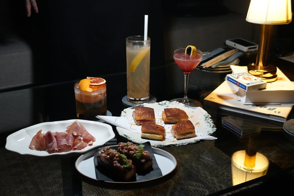 Tablescape